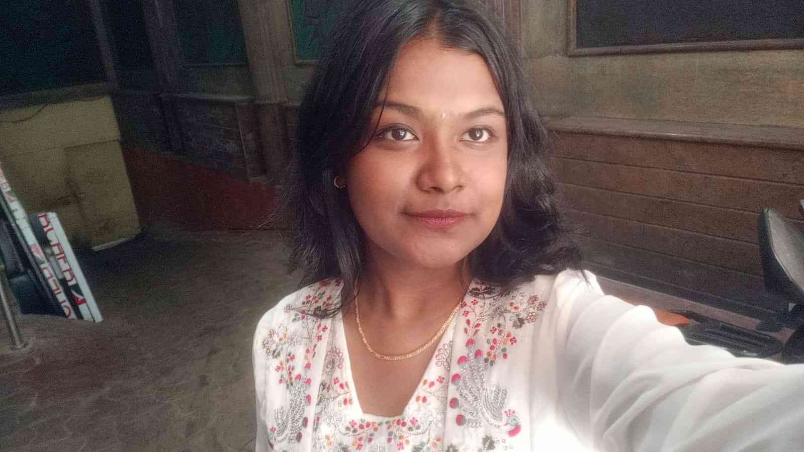 Nainika V 