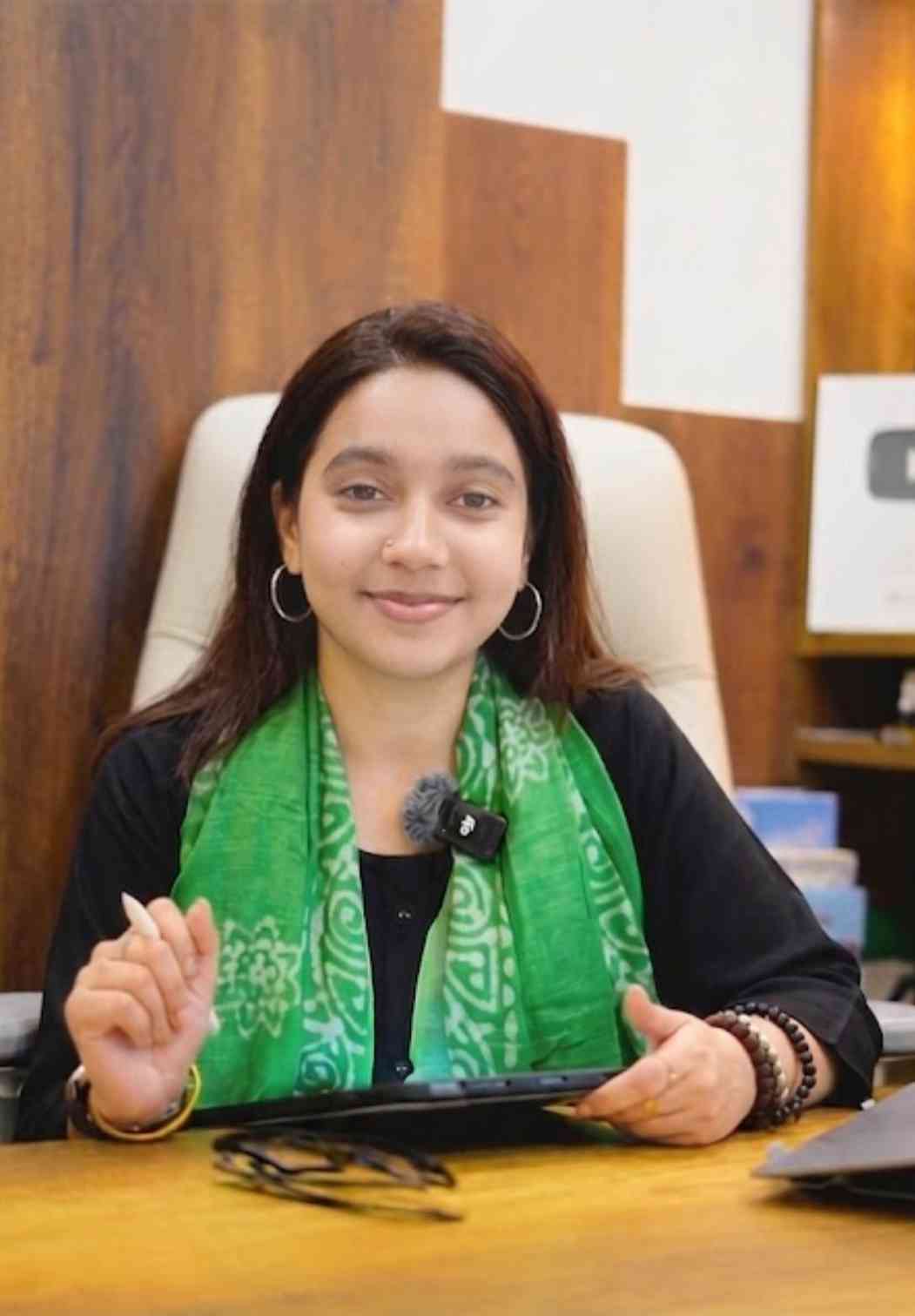 Sakshi 
